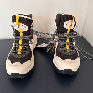 Brand New Salomon Elixir Mid Goretex